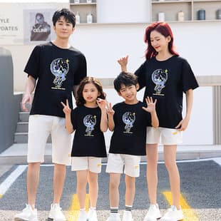 Niche Design Family Matching Outfits 2025 New Summer Short Sleeve T-Shirt and Shorts Set for Family of Four Drop Shipping