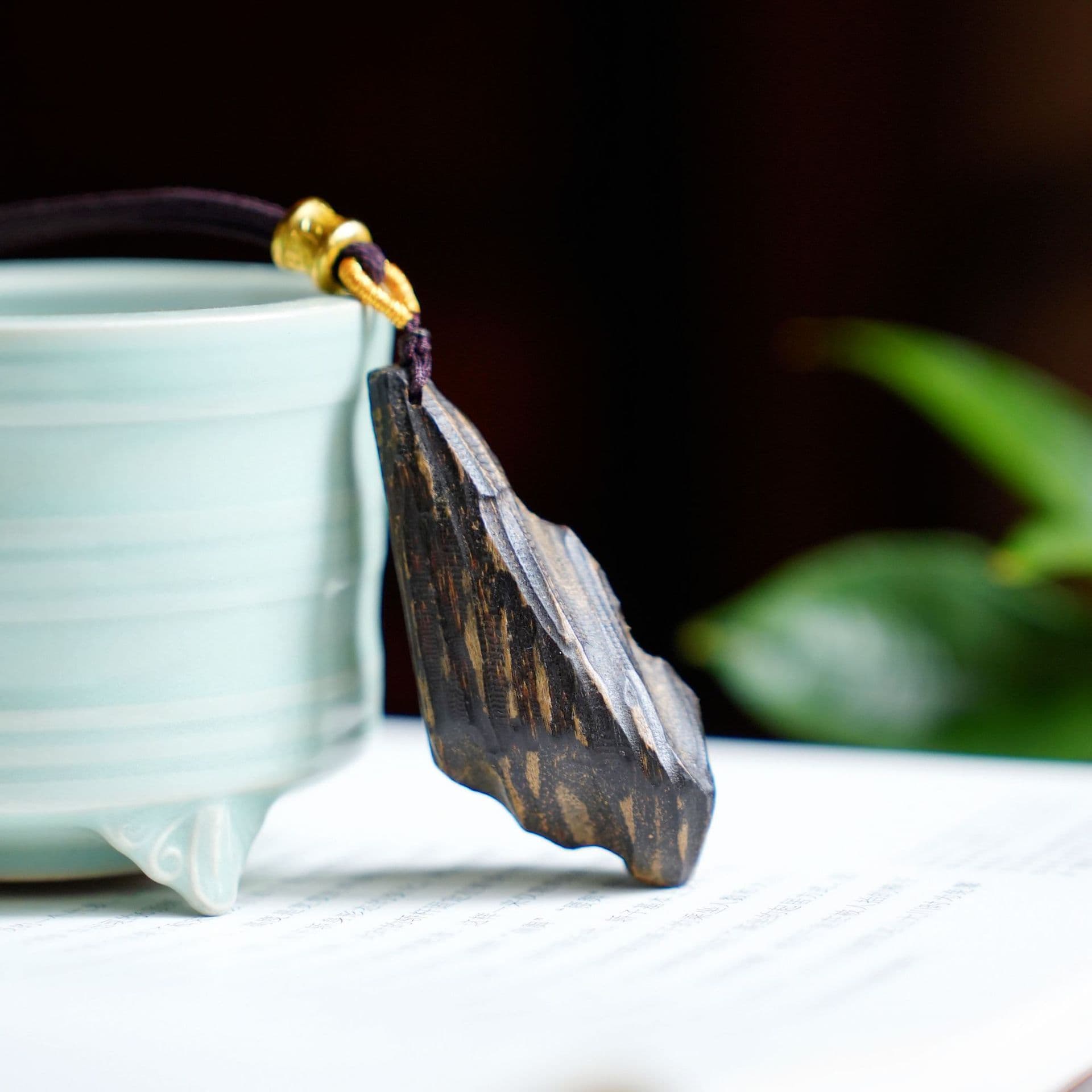 Factory Direct Vietnamese Agarwood Insect-hole Pendant, Natural Grain with Strong Medicinal Scent, Tiger Stripe Agarwood for Live Sales Volume