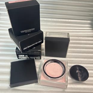 Huda Beauty Loose Powder Concealer Setting Powder هودا الجمال