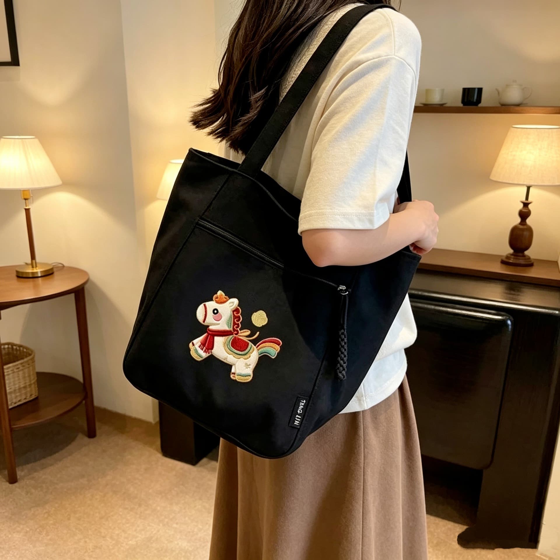 New Cartoon Canvas Tote Bag for Women, Cute Large Capacity Commuter Shoulder Bag, Simple and Versatile Fashion Bag