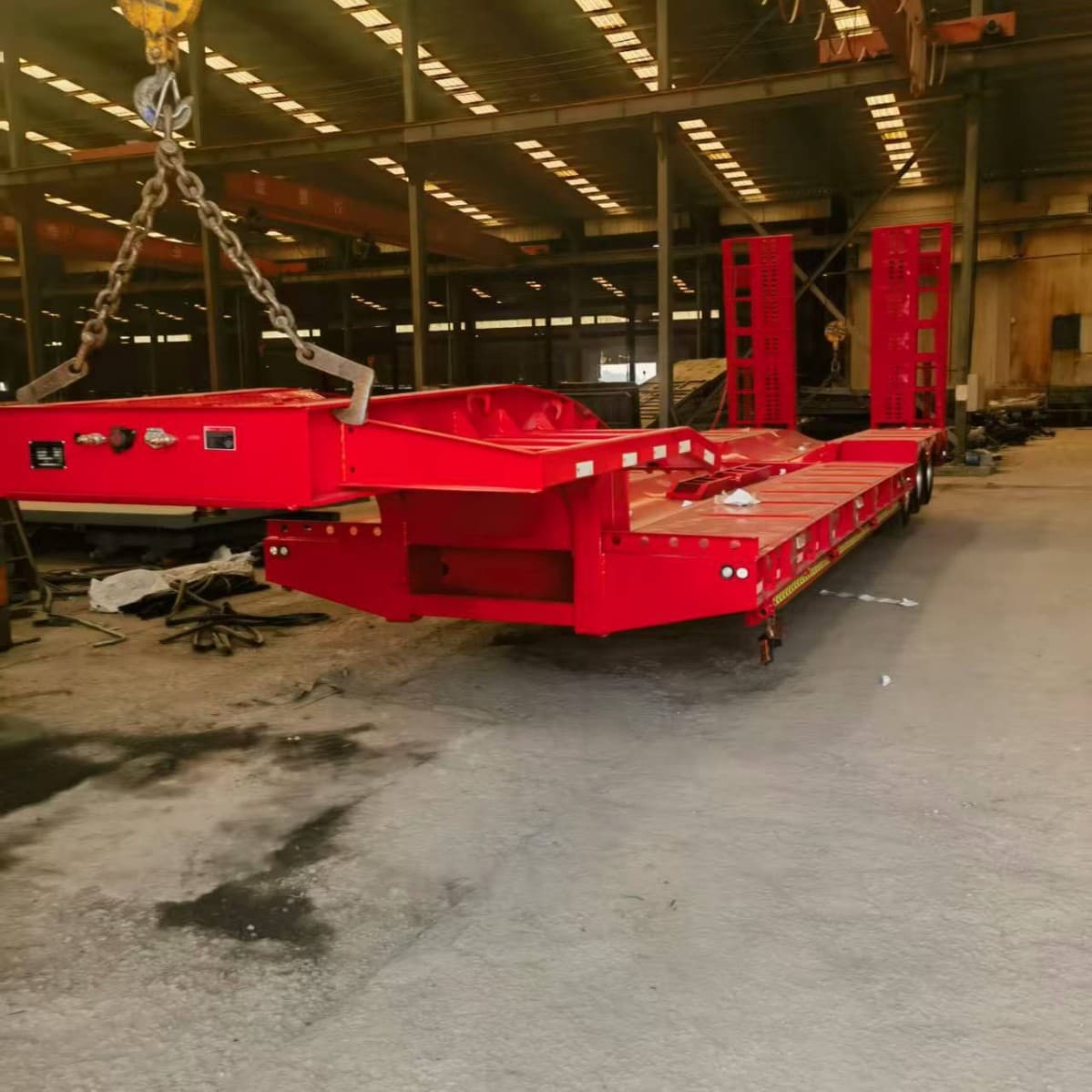Three-line six-axle lowbed transport semi-trailer, engineering machinery transport semi-trailer, loader transport semi-trailer