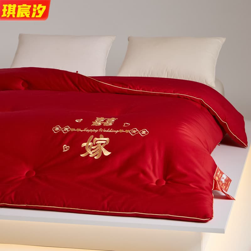 All-cotton wedding quilt core, long-staple cotton soybean fiber quilt, pure cotton festive marriage bright red winter quilt core, wholesale from manufacturer.