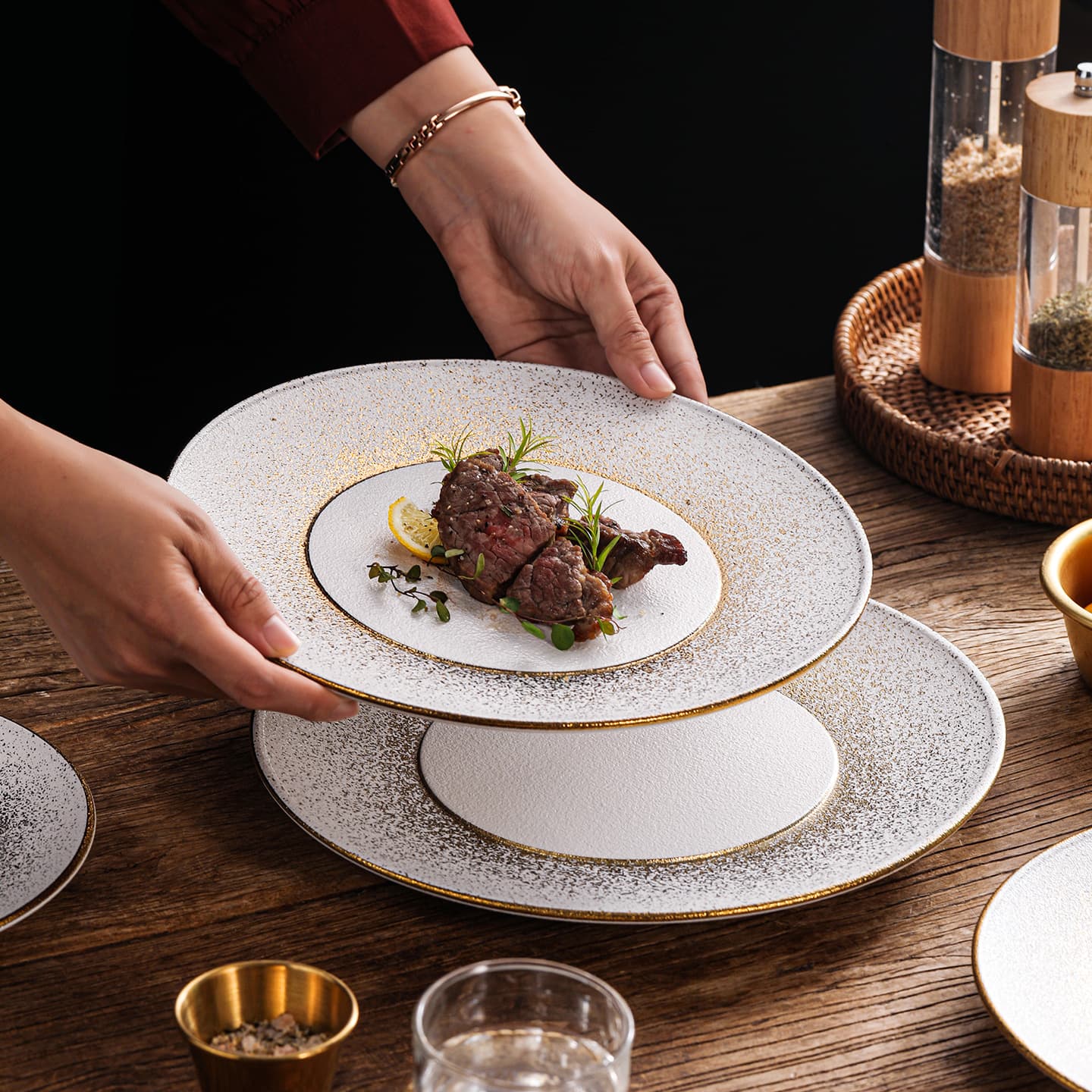 Creative Ceramic Matte Gold Rim Plate for Hotel Restaurant Western Cuisine Steak Pasta Plating Dish Light Luxury Vintage