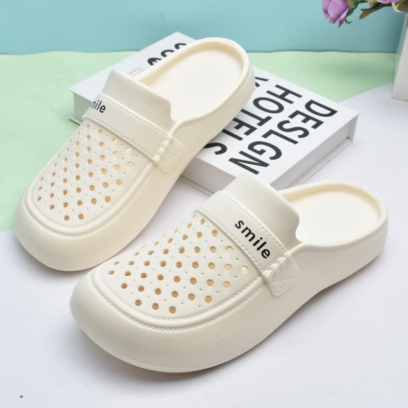 Summer Women's Closed Toe Slip-Resistant Clog Sandals with Perforations, Hollow Beach Sandals, White Nurse Shoes, Flat Bottom Outdoor Sandals