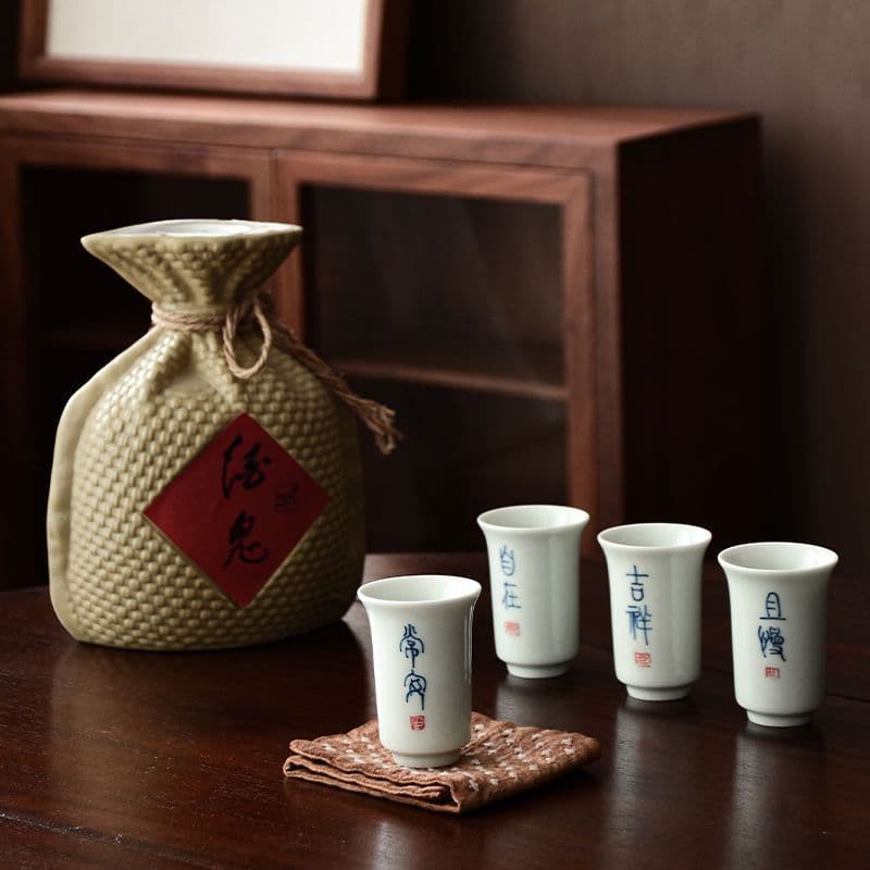 Ceramic teacups, tea sets, high-end blue and white porcelain aroma cups, creative tea tasting cups, clearance sales, and other items.