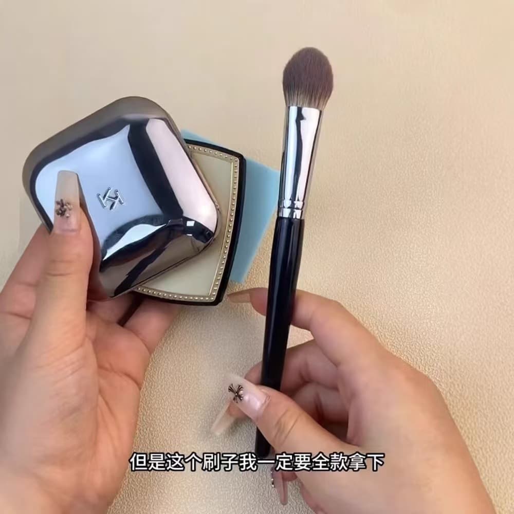 Heart-Shaped Highlighter Brush Tongue-Shaped Blush Brush Face Brightening Setting Brush Flat Blending Brush Makeup Brush