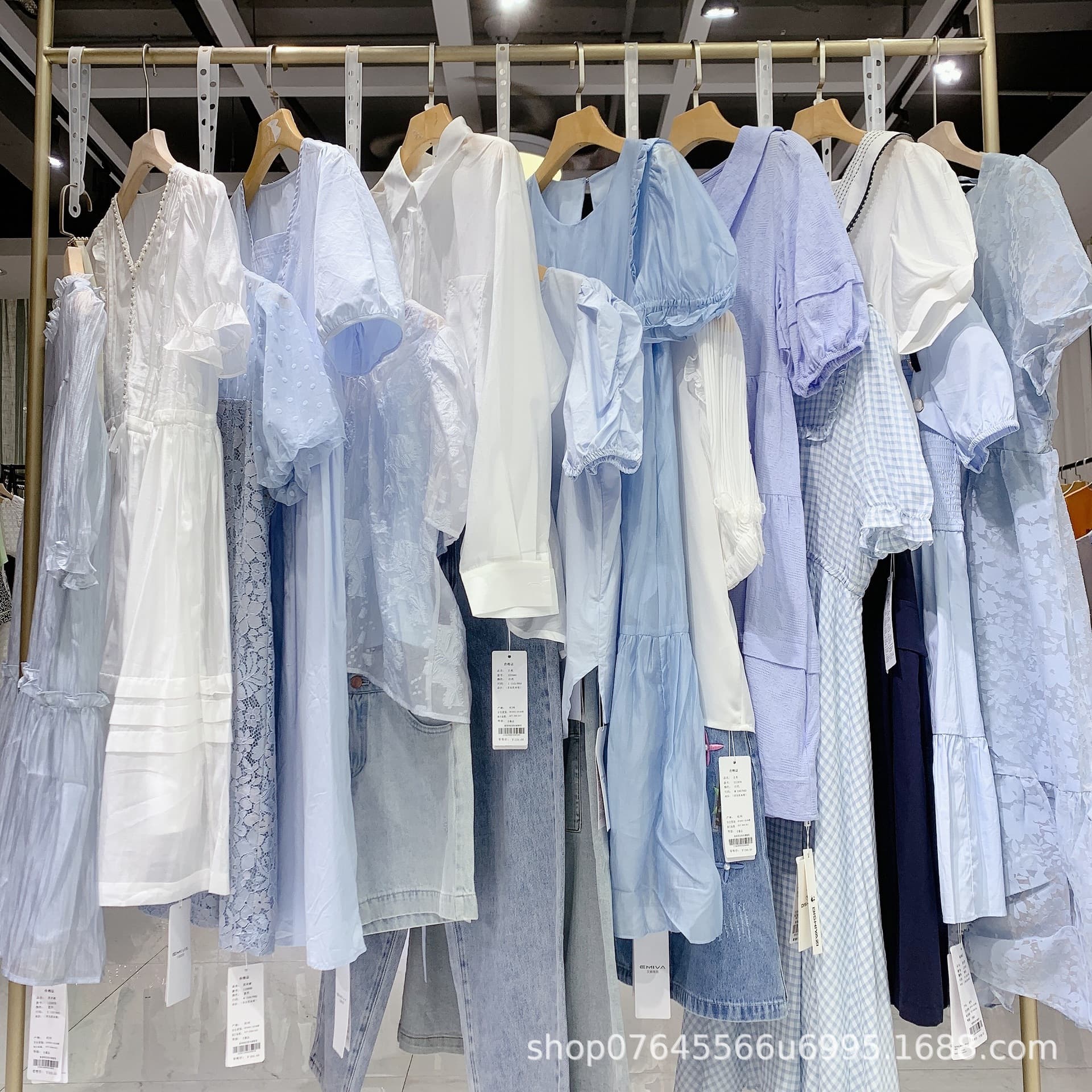 Brand clearance women's clothing final stock summer dresses, direct factory source wholesale for physical stores and live streaming.