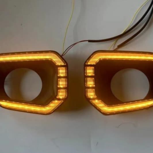 LED daytime running light and turn signal front fog light for Toyota Tacoma 2016-2022 modification