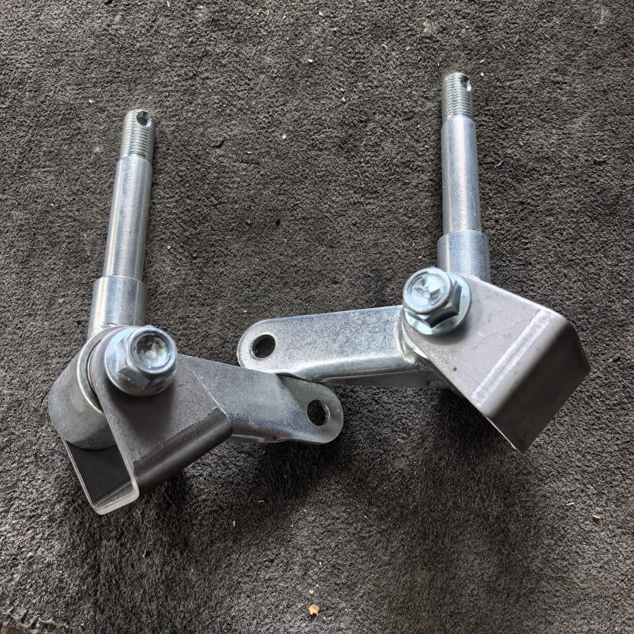 Factory Direct Supply Four-Wheel Go Kart Parts Sand Cart Front Steering Knuckle Spindle Steering Knuckle Modified Steering System
