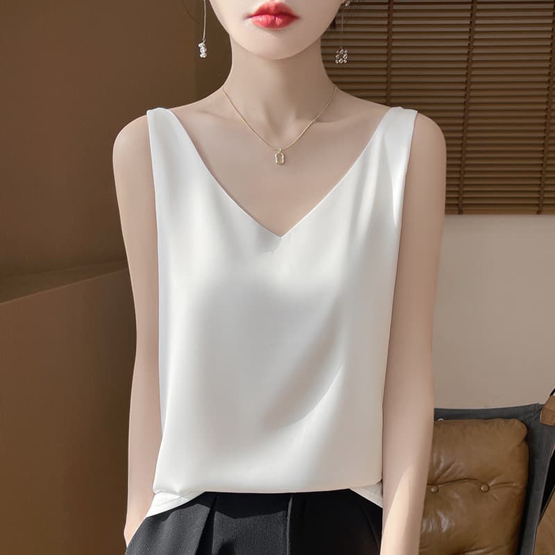 Women's camisole tank top, perfect for summer layering, featuring a beautiful backless satin fabric, a loose V-neck, and a sexy sleeveless design.