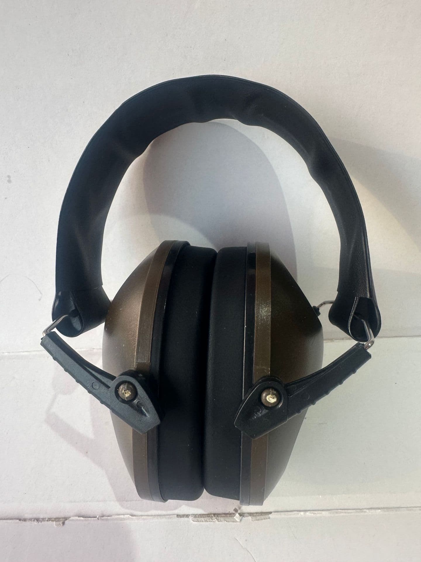 Factory Stock Shooting Ear Muffs Tactical Noise-Canceling Headphones for Study, Sleep, and Industrial Hearing Protection