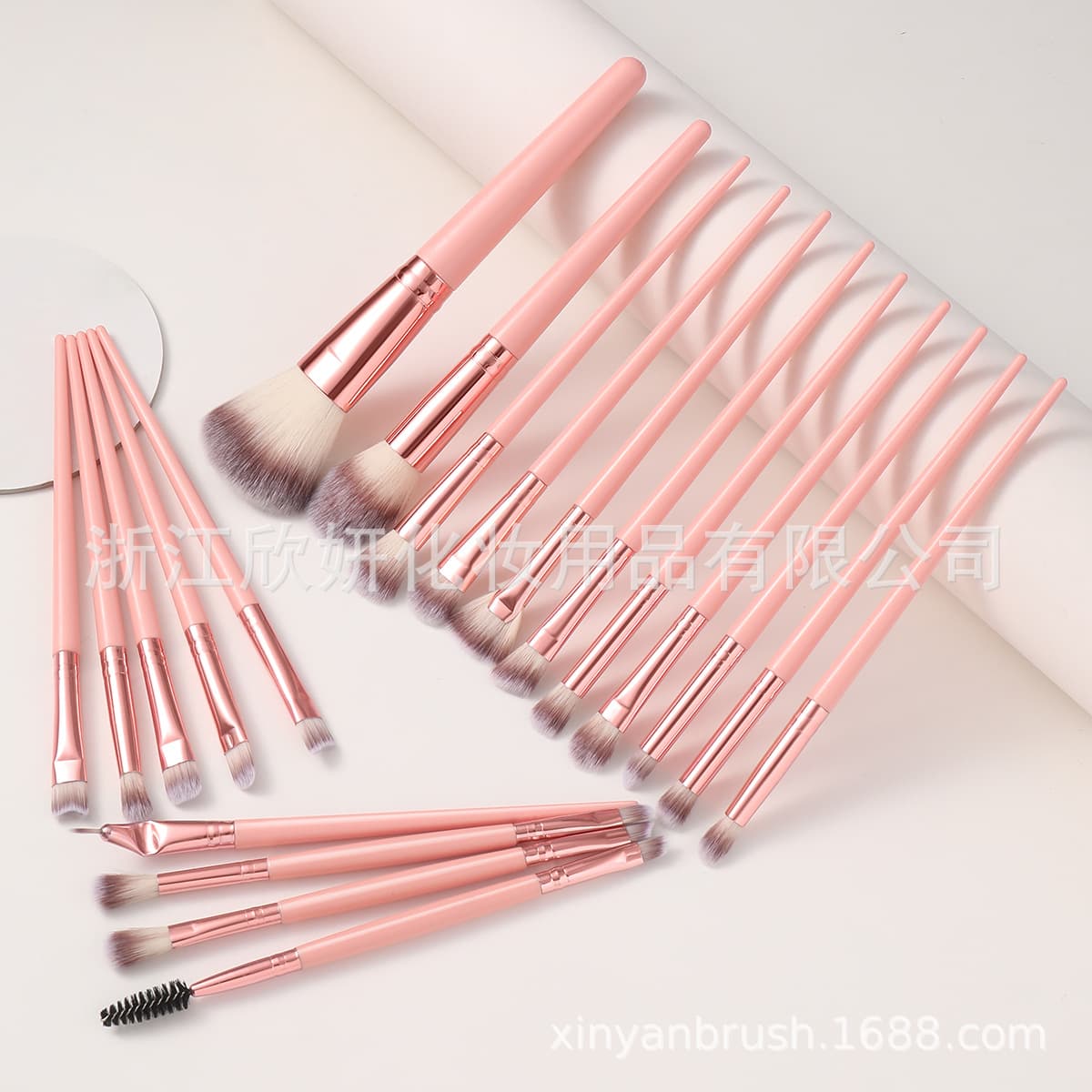 Manufacturer wholesales 20 makeup brushes, complete set of portable makeup brushes, makeup brushes for beginners, blush brushes, beauty tools
