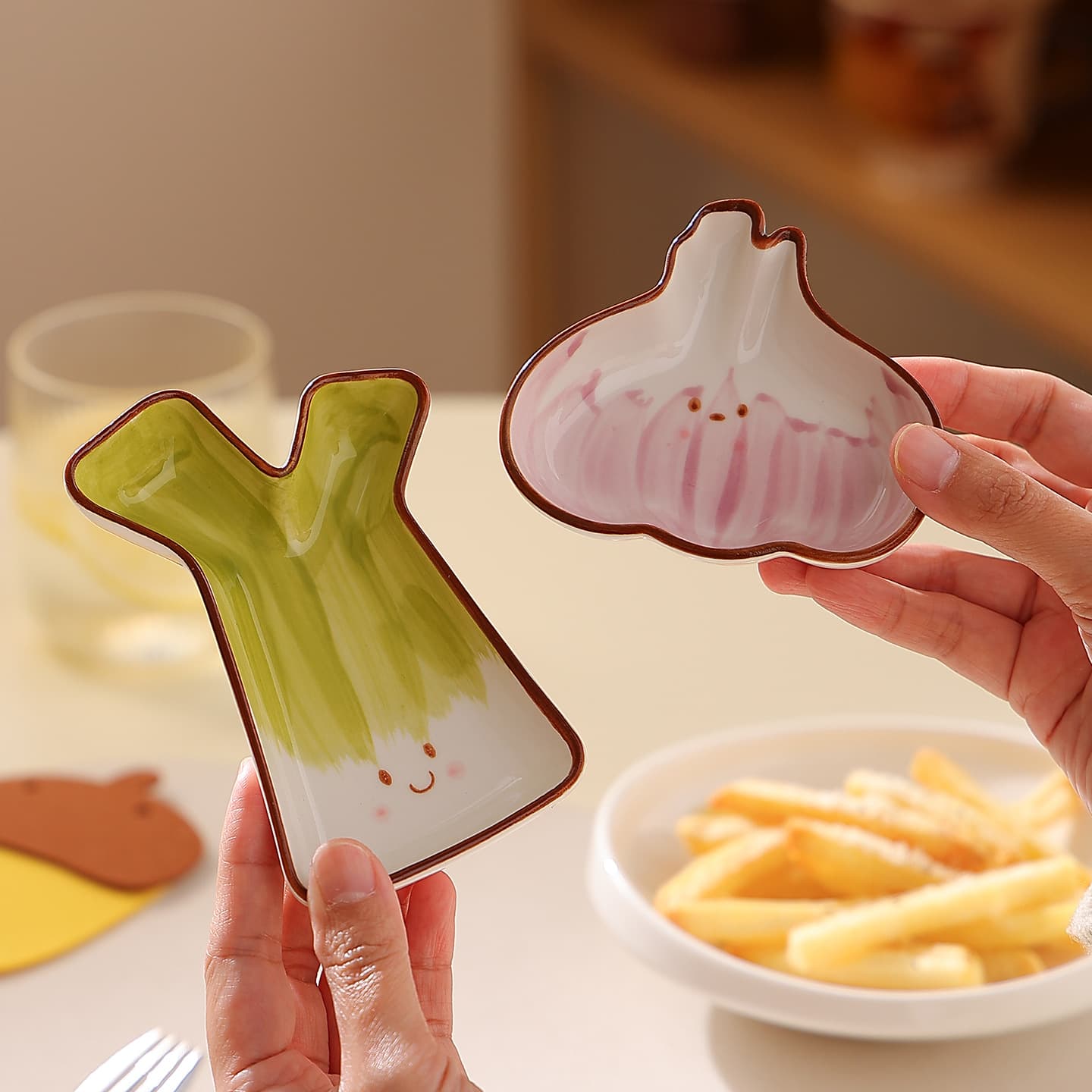 Dry ingredients dish, seasoning dish, creative hot pot oil dish, soy sauce vinegar dish, household ceramic seasoning dish, dipping dish, souvenir
