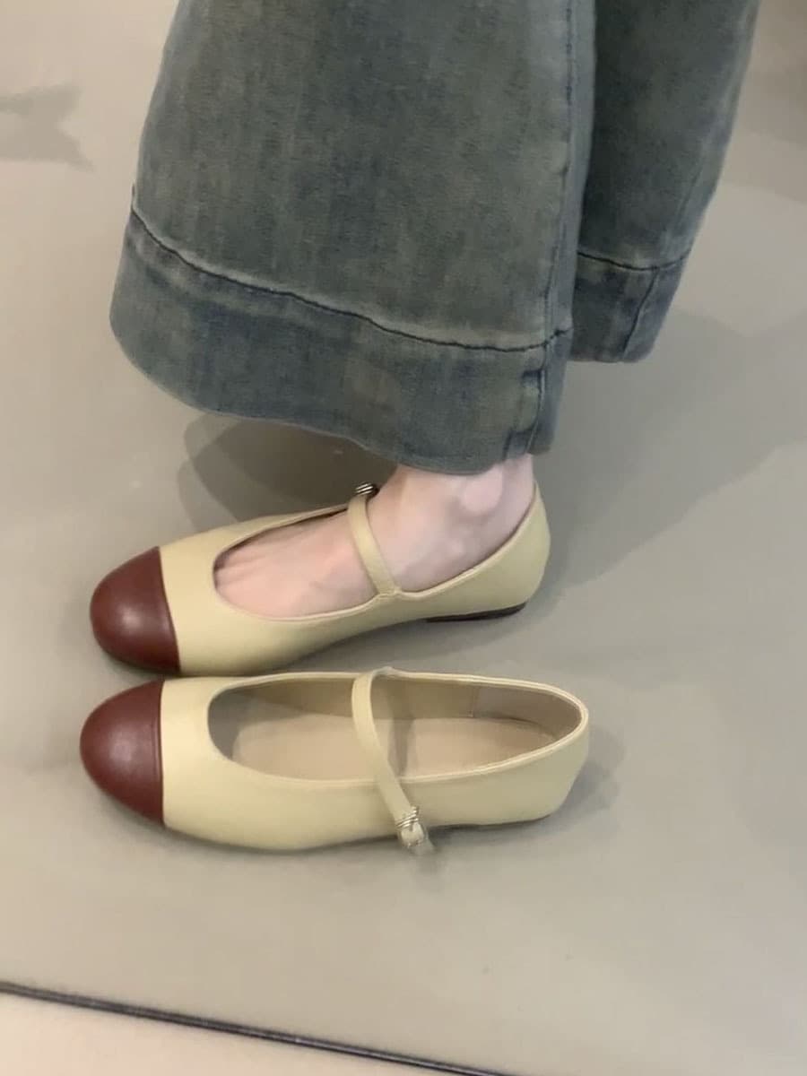Lambskin version ~ Round toe Chanel-style gentle flat Mary Jane shoes, low-cut color-blocked retro ballet flats with a single strap