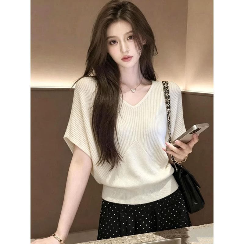Plus Size Women's Minimalist V-Neck Batwing Sleeve Short Sleeve Knit Top Summer Loose Slimming Versatile Shirt