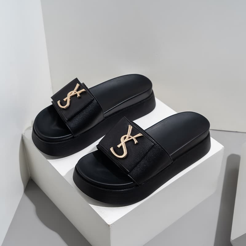 Genuine leather small size slippers for women's summer outer wear fashionable one-line strap thick sole 2025 summer new anti-slip platform sole sandals