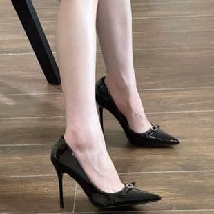 Niche Pointed Toe Shallow Buckle Rhinestone Bow Thin Heel High Heels 2025 New Sexy Black Patent Leather Flats Women's