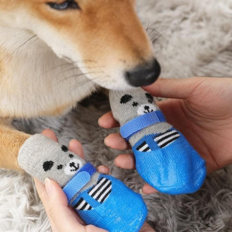 Dog Shoes, Pet Waterproof Socks, Special Shoes for Yorkshire Terriers and Teddy Dogs, Small and Medium-Sized Dogs, Dog Paw Pads, Outdoor, Four Pairs, Non-Slip