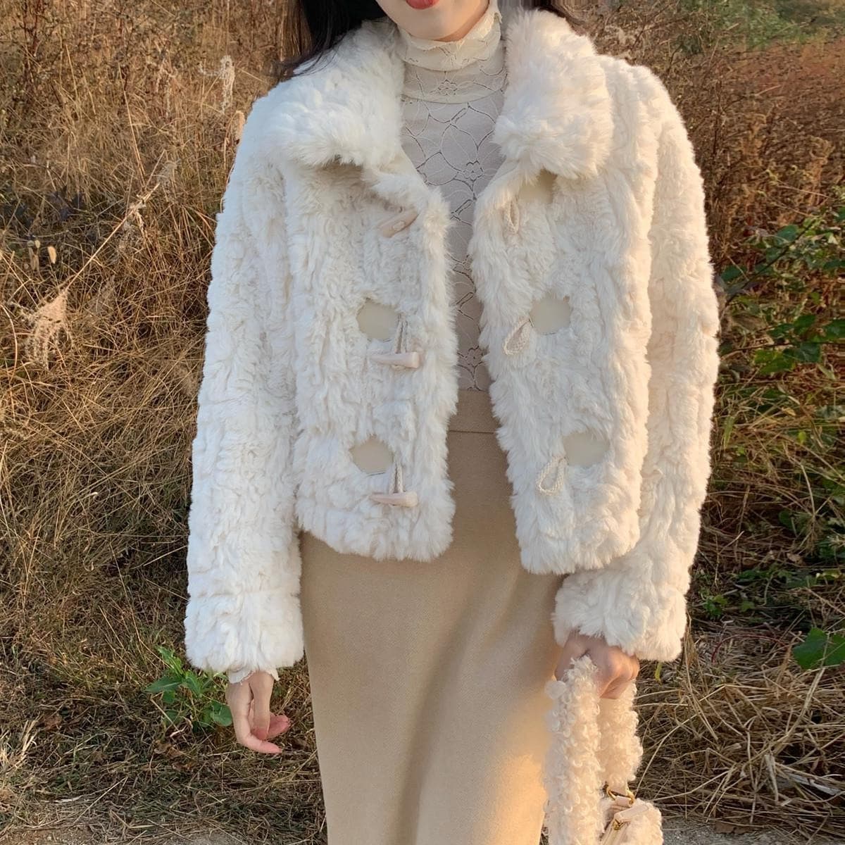Women's Lambswool Fur Coat with Horn Buttons, 2024 Autumn/Winter New Style, Loose Fit, Faux Rabbit Fur Top