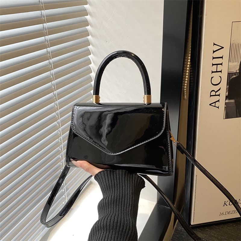 Niche Design Textured Mini Bag Women 2026 Spring New Fashion Versatile Shoulder Bag Crossbody Minimalist Square Bag