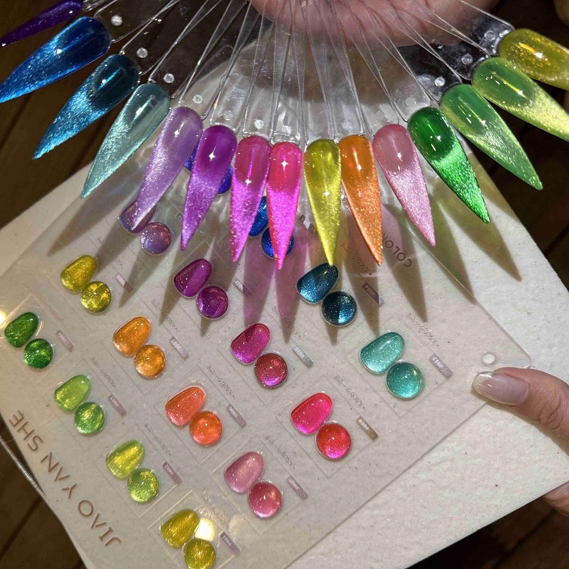 JIAOYANSHE 16-Color Fluorescent Crystal Cat Eye Gel Polish Set with Platinum Cat Eye