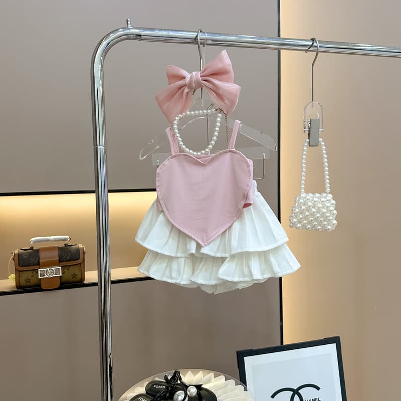 Girls' summer Internet celebrity suit, fashionable and loving children's sling, baby girl's summer princess style pleated cake culottes