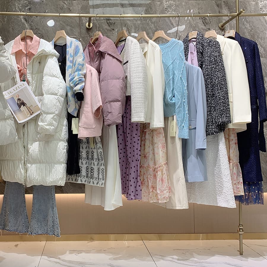 Removed brand discounts, women's clothing tail goods, high-quality orphan products, big-name clearance wholesale, Guangzhou Thirteenth Line Live Broadcast Supply