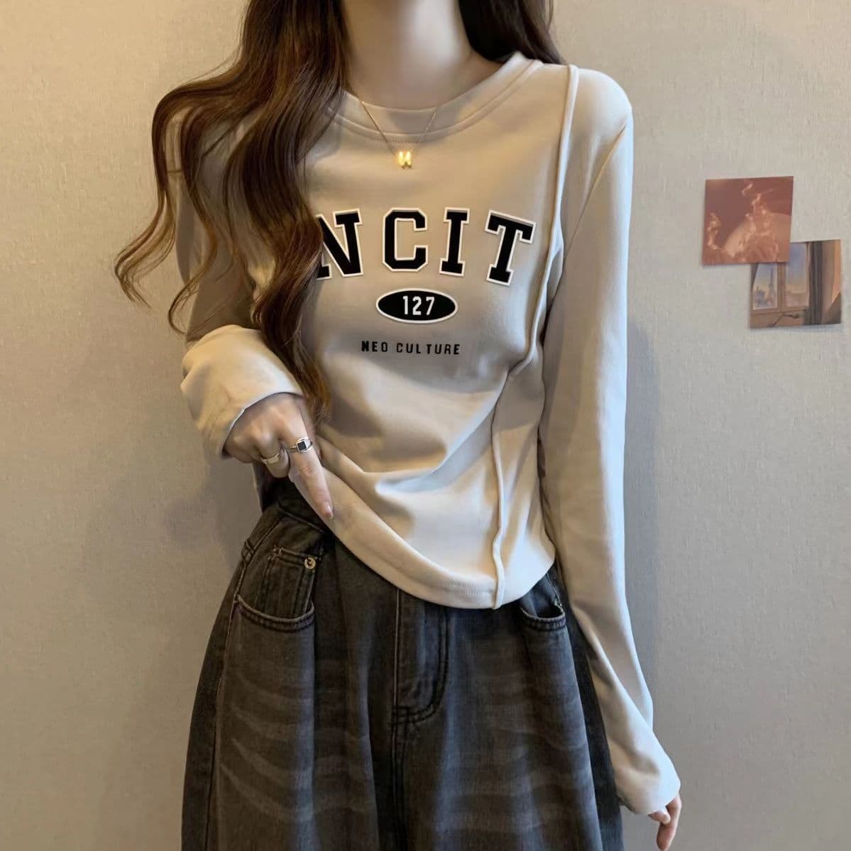 New spring and autumn plus-size top for curvy girls, loose irregular base layer with long sleeves, slimming design, and German fleece.