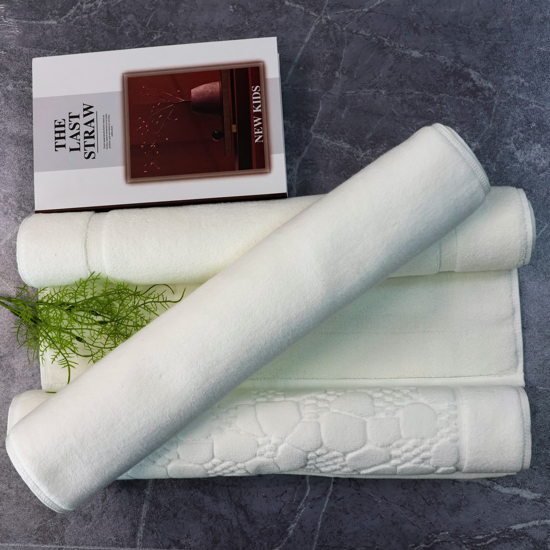 Hotel mat thickened bath towel, bathroom pure cotton white, non-slip for B&Bs, absorbent all-cotton five-star quality