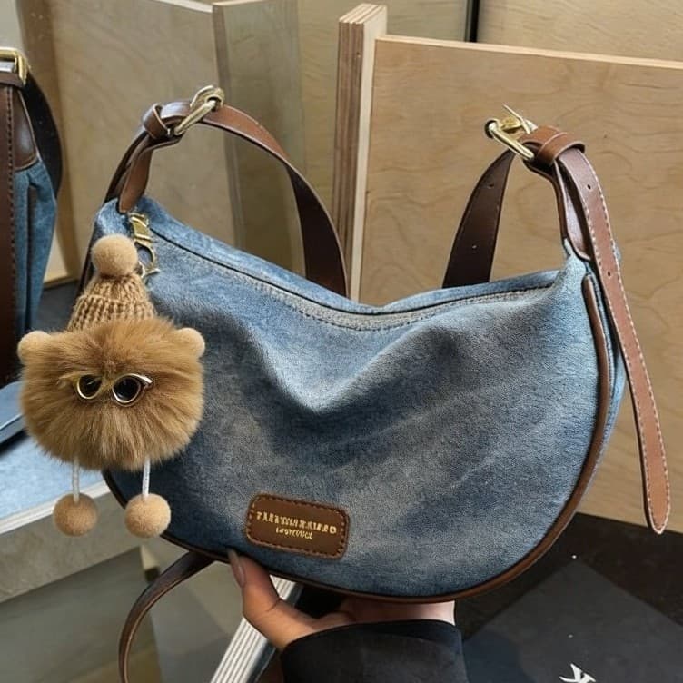 Niche design crossbody bag versatile small bag for women 2026 new high-quality texture commuter dumpling bag crossbody bag for women