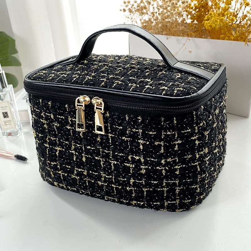 New Trendy Small Fragrance Style Cosmetic Bag Handheld Large Capacity Portable Travel Toiletry Cosmetic Storage Bag Factory Wholesale