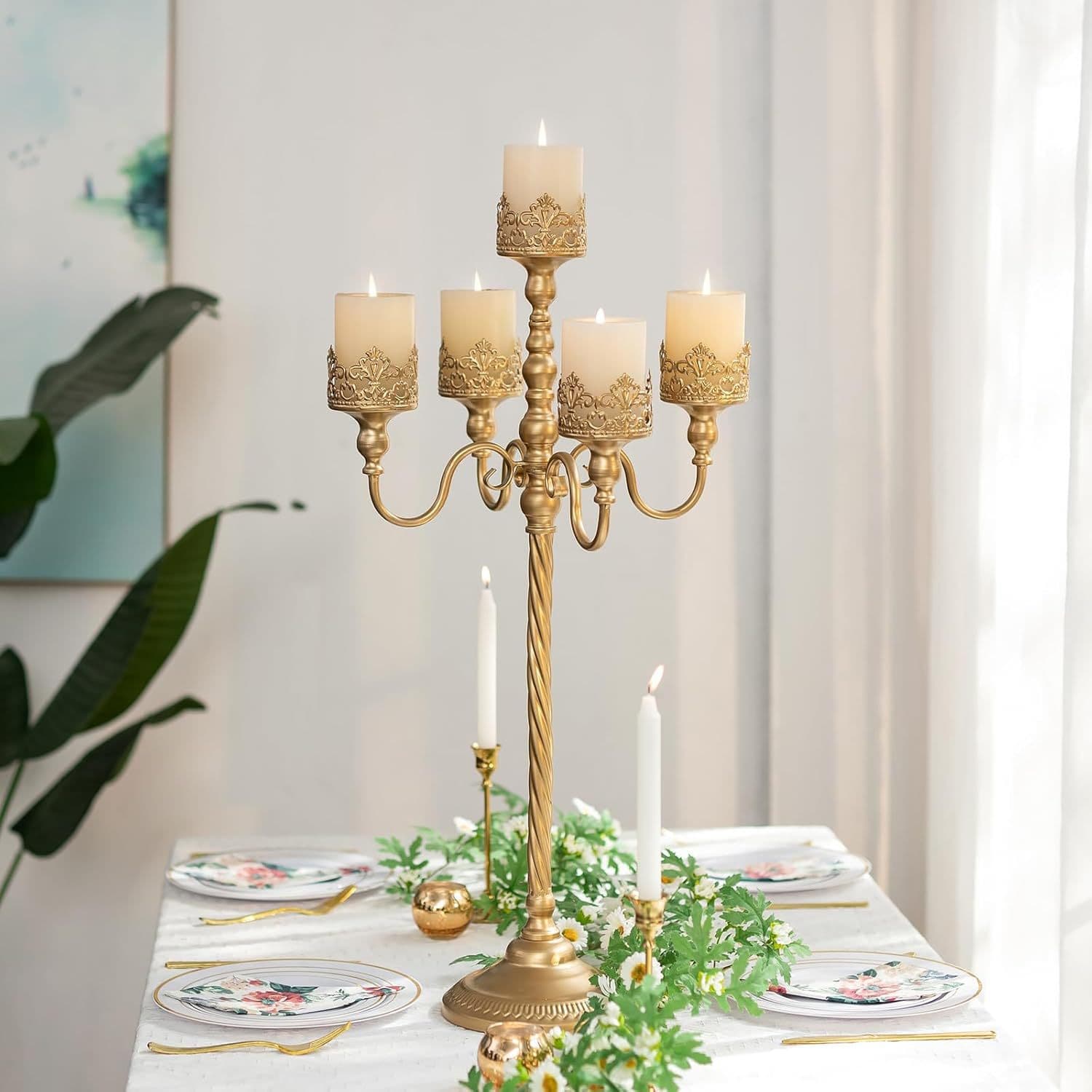 Cross-Border European Vintage Floor-Standing Candlestick Hotel Decoration Wrought Iron Lace Candle Cup Wedding Props Aromatherapy Candle Holder