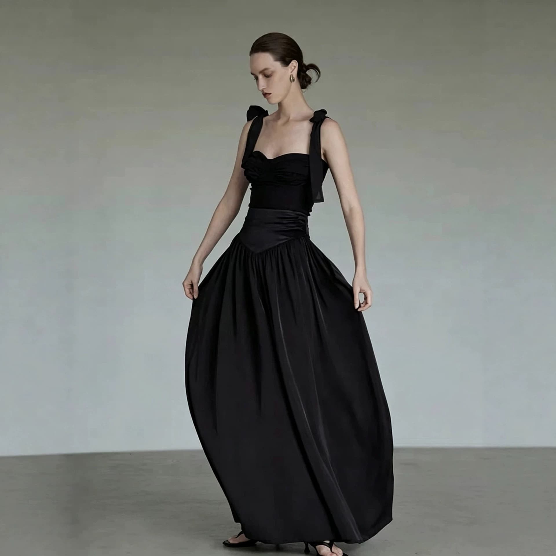 UNSPOKEN Black Camisole Top Women's Design Niche High-End Hot Girl Top Half Skirt Dress Set