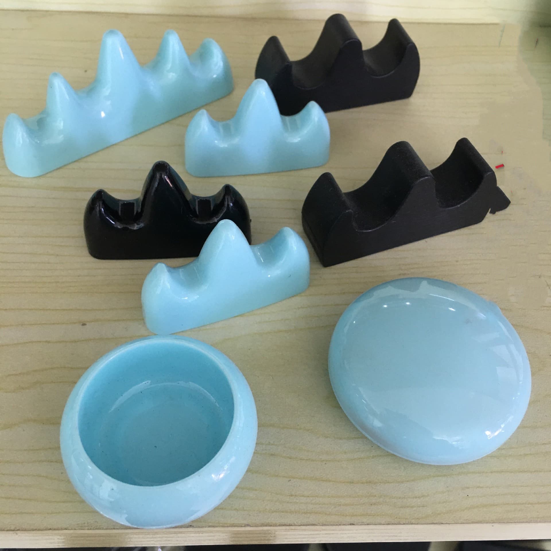 Wholesale plastic brush rest/mountain for calligraphy, traditional stationery accessories for beginner training classes
