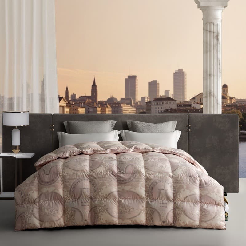 2025 New High-Loft Down Feather Comforter, Designer Pattern Replica, Solid Color Luxury High-End Live Stream