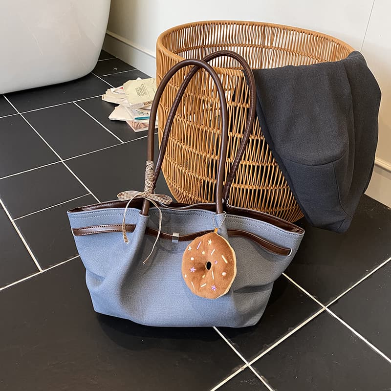 Large Capacity Women's Bag Fall Versatile 2025 New Fashion Shoulder Bag Casual Retro Tote Bag for Class and Commute