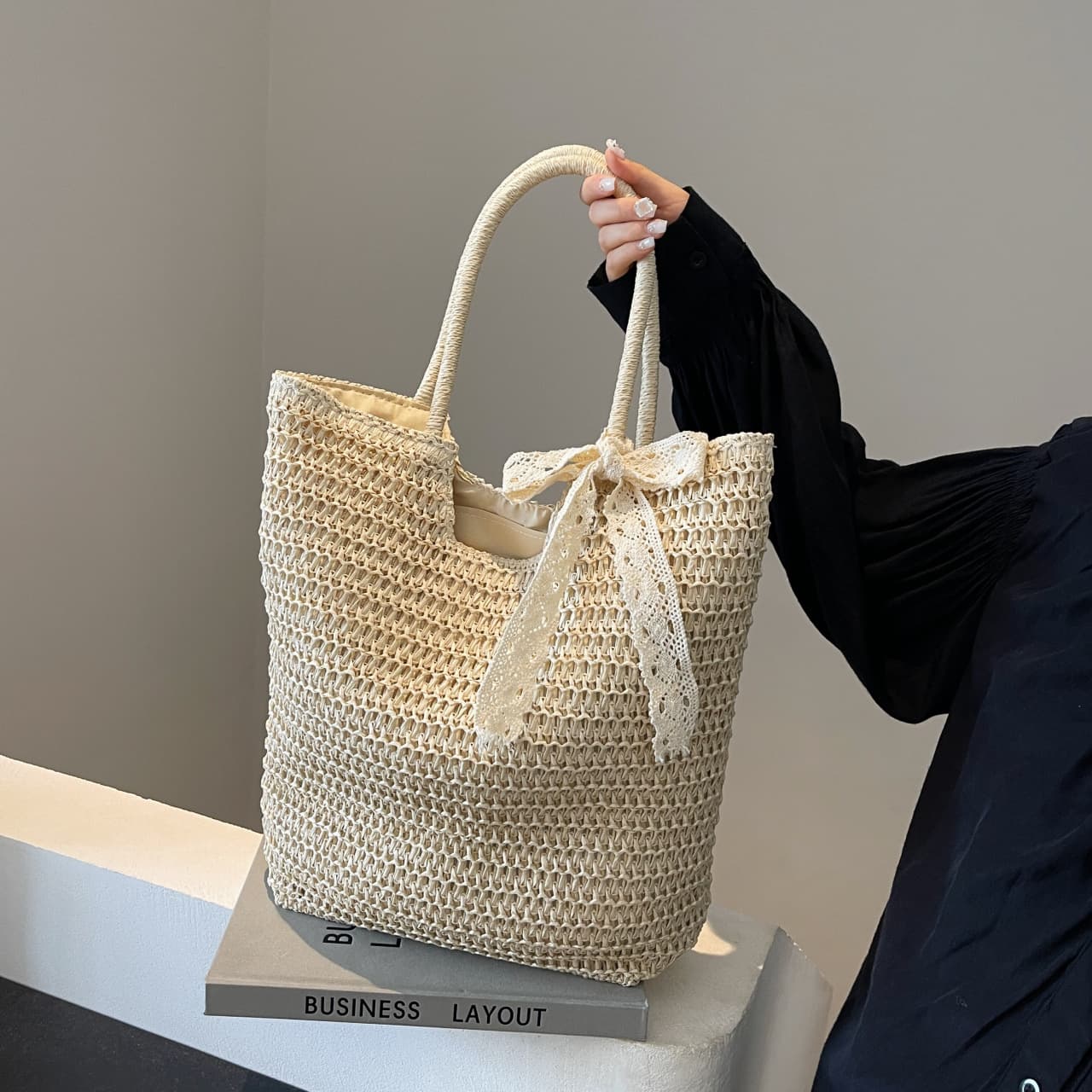 Handwoven bag women's 2024 new trendy summer straw bag beach vacation shoulder bag large capacity tote bag
