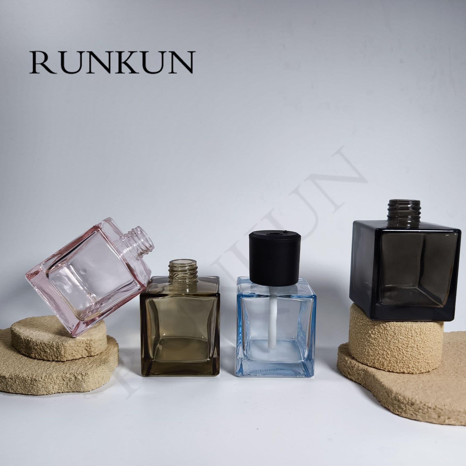 Spot electric aromatherapy bottle aromatherapy automatic spray bottle square aromatherapy machine fragrance diffuser glass glass bottle ml