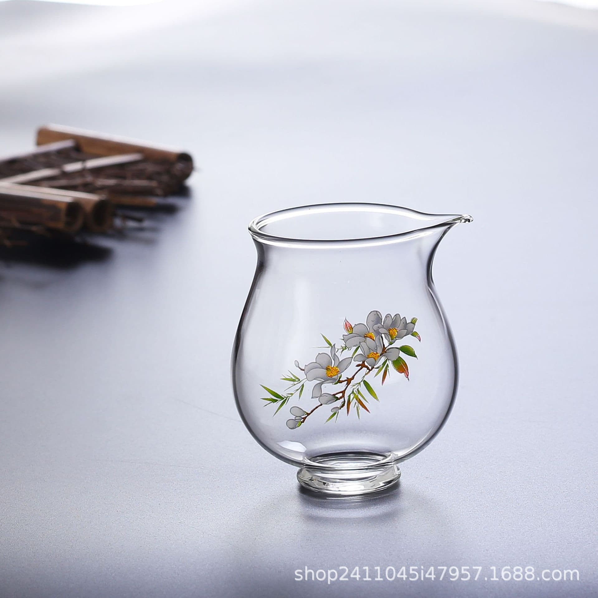 Handmade transparent glass household sharp-mouthed tea sea tea cup handmade glass fair cup heat-resistant tea set Kung Fu tea set