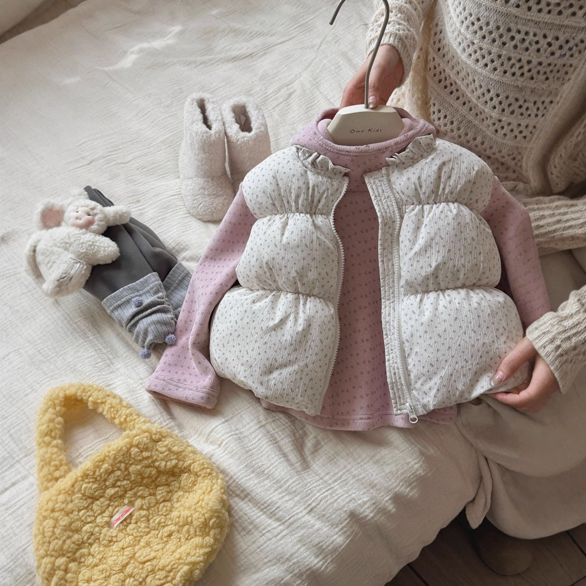 Girls' Korean-style Cotton Vest 2025 Deep Autumn/Winter Children's Fashionable Versatile Cloud Fleece Floral Print Cotton Vest