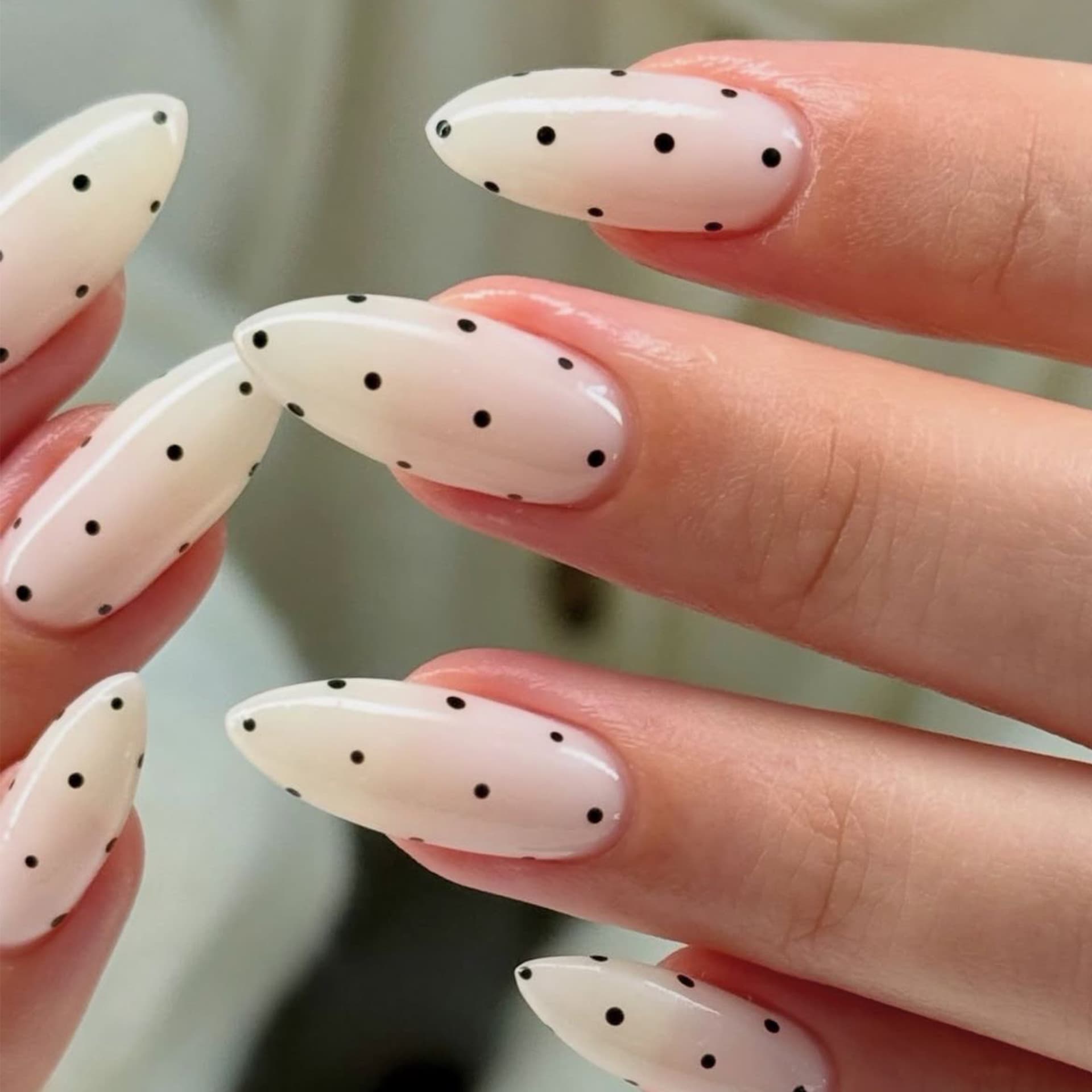 Lefan Minimalist Black Polka Dot Press-On Nails Hot-Selling Cross-Border Almond Press-On Nail Tips False Nails