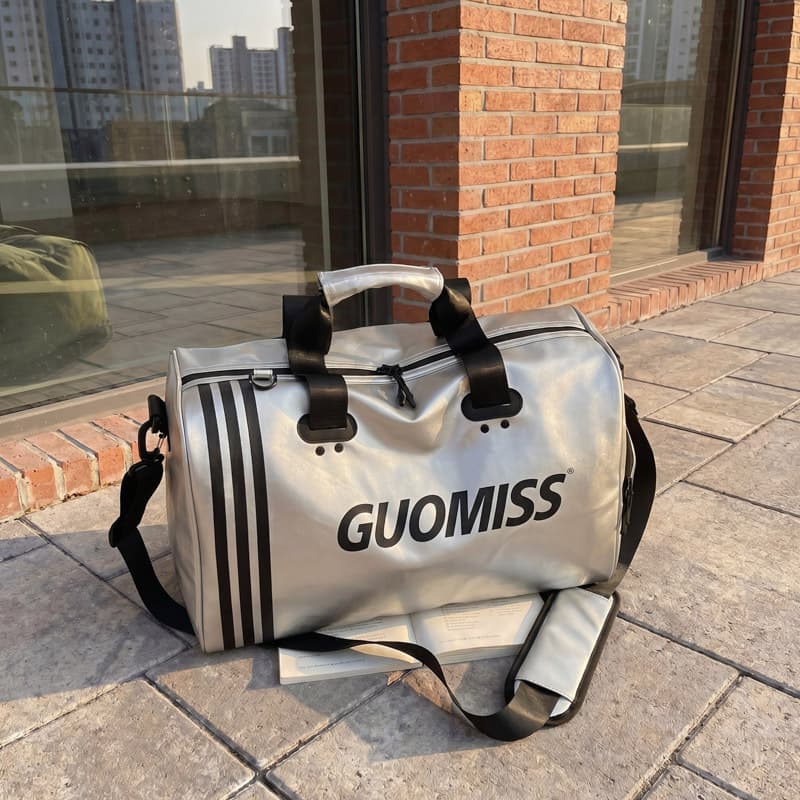 Lightweight large-capacity travel bag, fashionable luggage bag for short-distance travel, independent shoe compartment, shoulder training portable fitness bag
