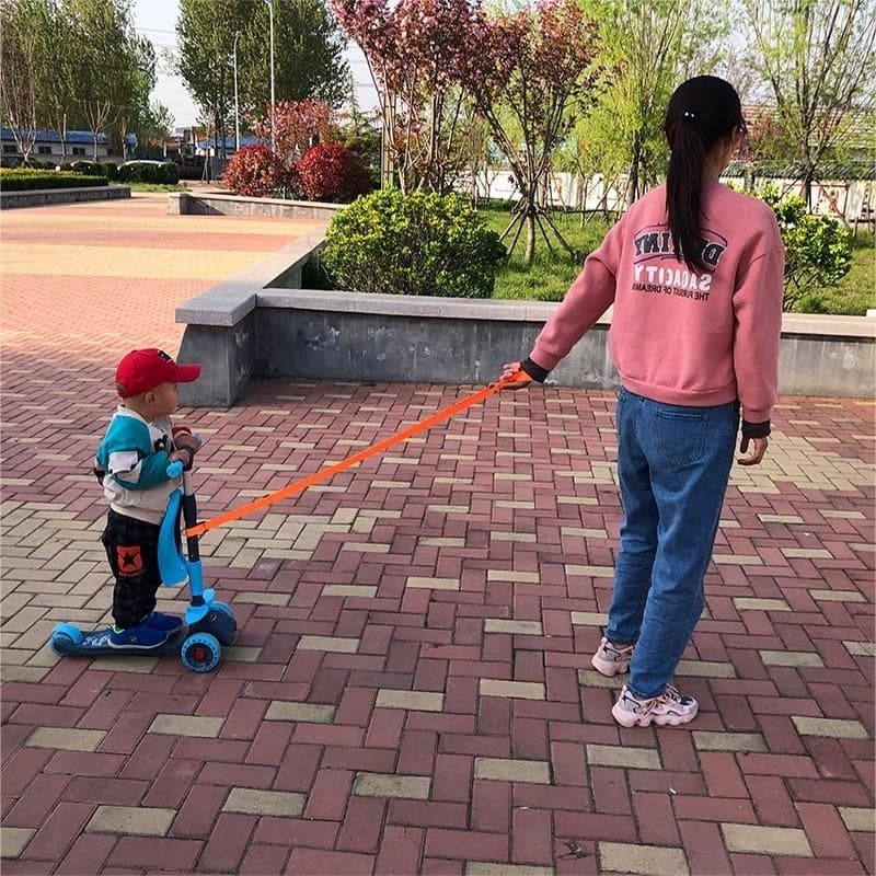 Cartoon twist car leash, baby scooter, bicycle toy car pull rope, anti-lost thickened strap