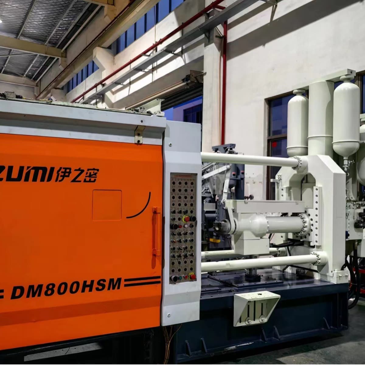 Transfer of Yizhimi and Lijiang 90% new die-casting machines, 300T, 500T, 650T, 800T aluminum alloy cold chamber die-casting machines.