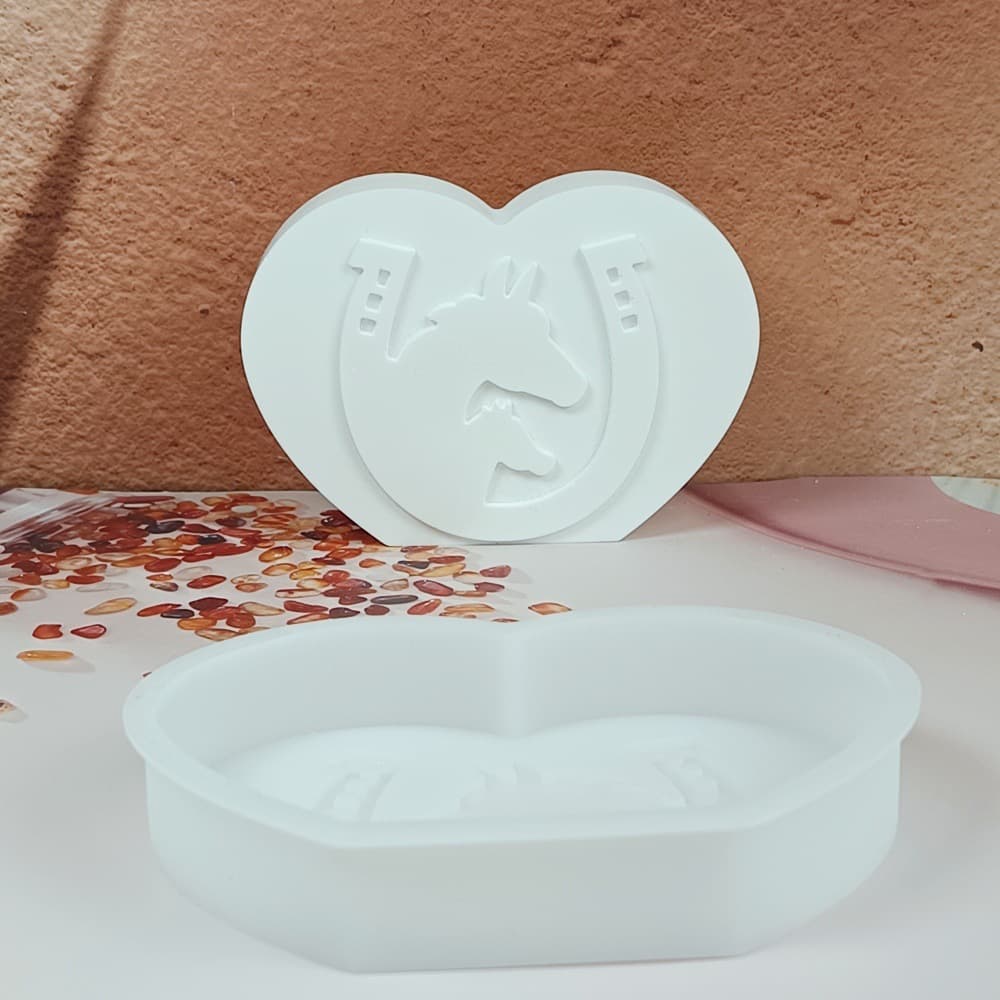 S1543 Heart Horseshoe Tabletop Decor Cement Plaster Mold DIY Silicone Mold