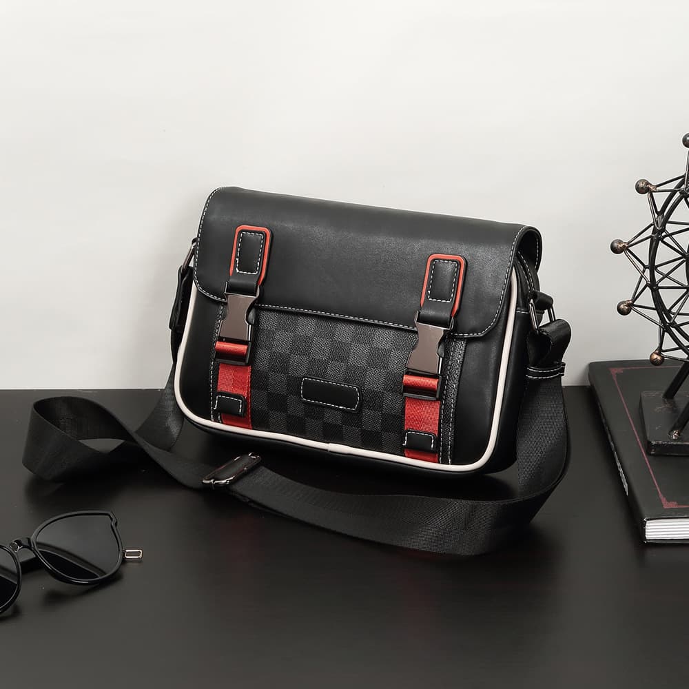 Men's Crossbody Bag Leather Material Large Capacity Shoulder Bag Zipper Closure Solid Color Versatile Casual Style