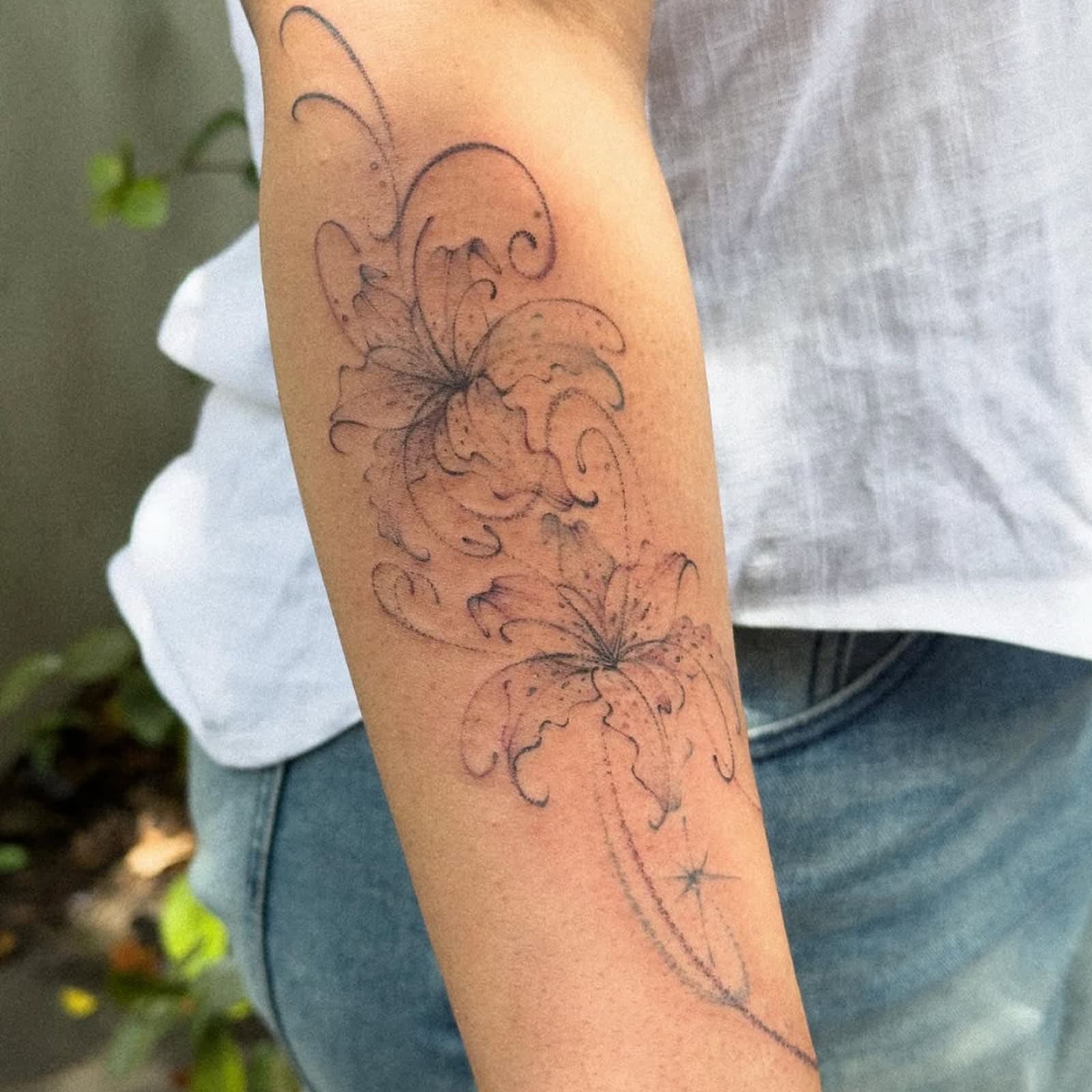 Plain black line lily arm tattoo sticker, waterproof and long-lasting female ins style high-end tattoo sticker