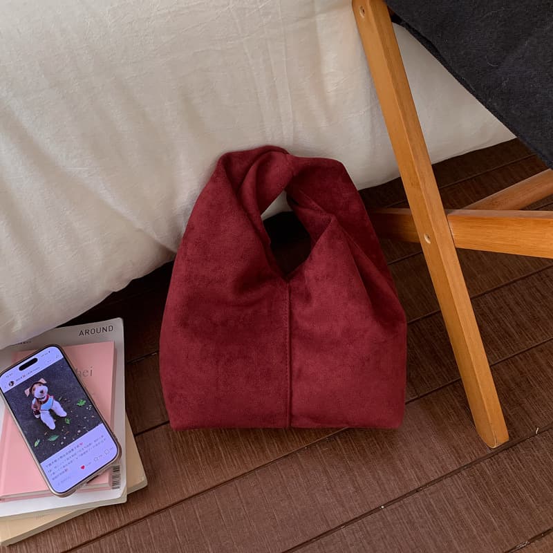 Premium Cloud Bag Women's Fashion Versatile Suede Pleated Handbag 2026 New Simple Red Wedding Bag Underarm Bag