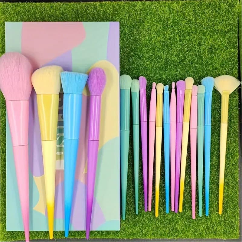 17 macaron makeup brushes, highlight brush, blush brush, nose shadow brush, eye shadow brush, detail brush, eyebrow brush, eyeliner brush, complete set