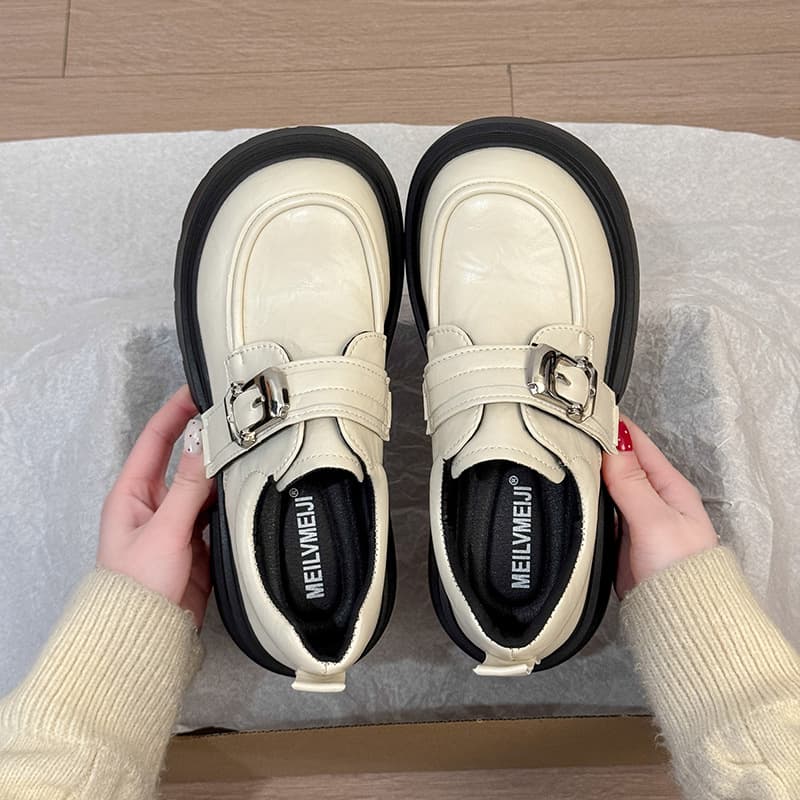 White Loafers for Women 2026 Spring New Chunky Heel Thick Sole Leather Shoes Versatile British Style with Skirts Black Flats